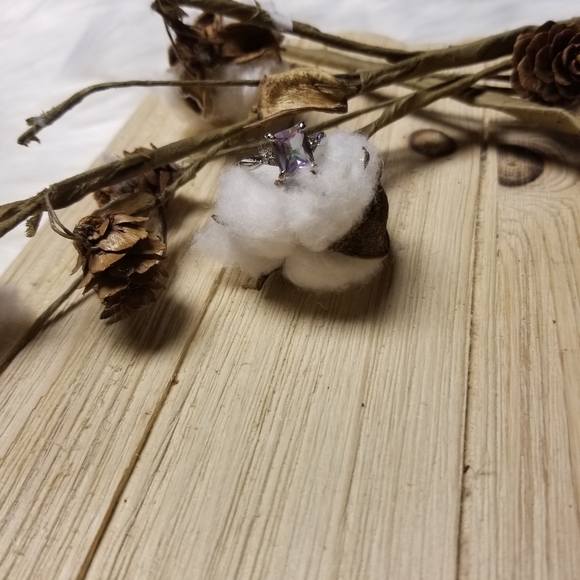 Exquisite Silver Plated Princess cut ring - Picture 10 of 14